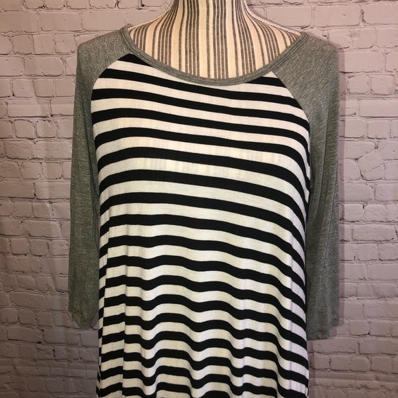 7th Ray striped dress with solid sleeves - Picture 2 of 8